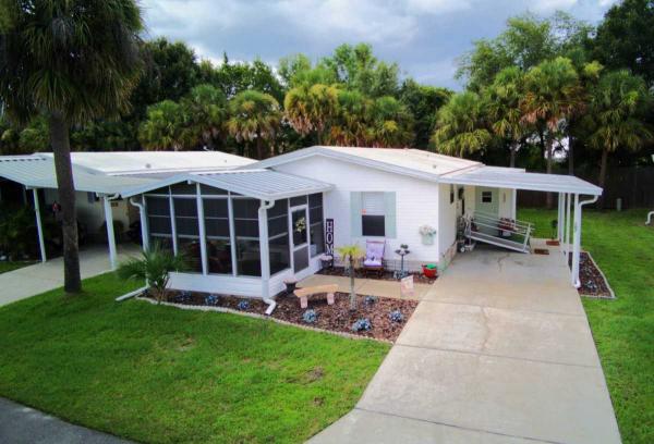 Photo 1 of 2 of home located at 207 Lake Huron Mulberry, FL 33860