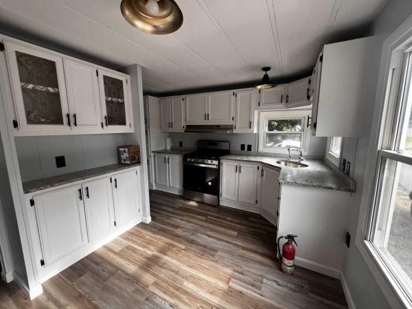 1987 Pinegrove Mobile Home For Sale