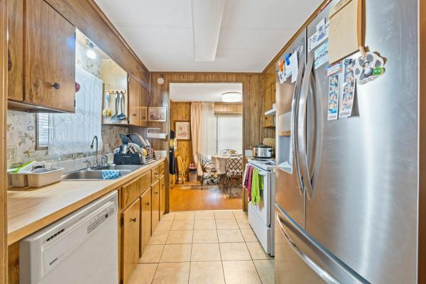 1982 twin double Manufactured Home