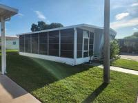 1981 Hillcrest Manufactured Home