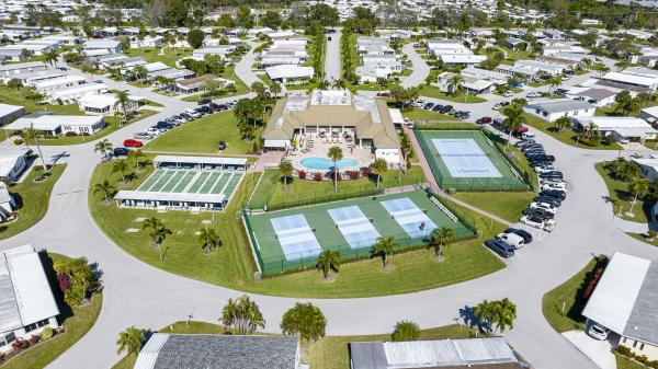 1985 Palm Harbor Manufactured Home