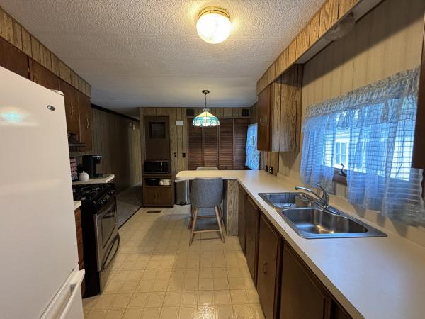 1975 Hillcrest 3GK2B Mobile Home