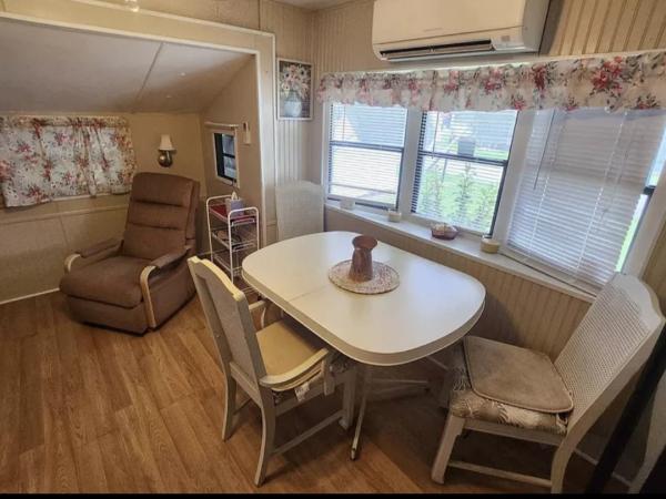 1990 Mobile Home