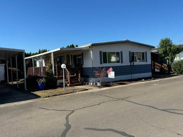 1977 Hillcrest Mobile Home