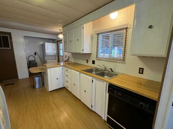 1977 Hillcrest Mobile Home