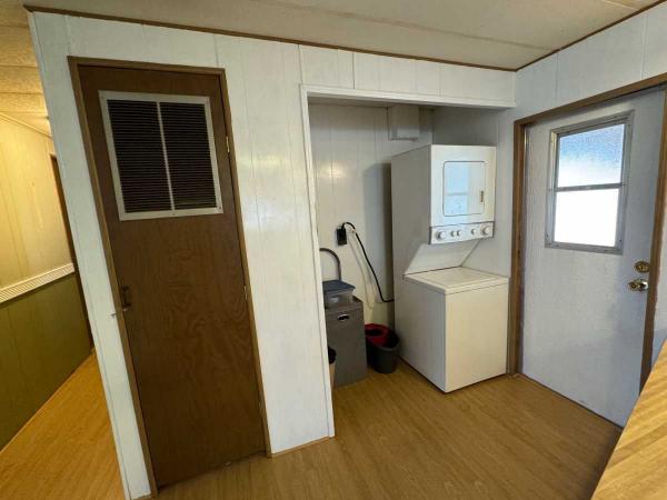 1977 Hillcrest Mobile Home