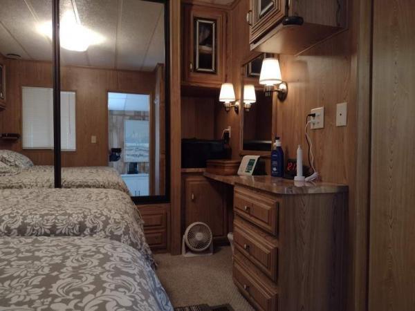 1986 Fleetwood Manufactured Home