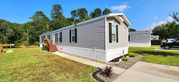 2021 Clayton Homes 57EEM14603AH06 Manufactured Home