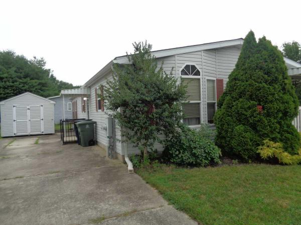 1999 Pine Grove  Rosewood Mobile Home