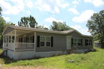 Mobile Home at 12310 Highway 32 Roby, MO 65557