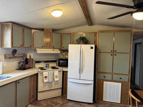 1986 Clar Manufactured Home