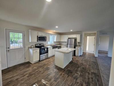 Photo 5 of 19 of home located at 7610 W. Nob Hill Blvd #38 Yakima, WA 98908