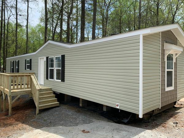 2020 Clayton Homes Inc Community Series Mobile Home