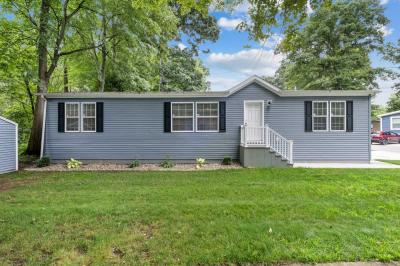 Mobile Home at 3 Happy End Sparta, MI 49345