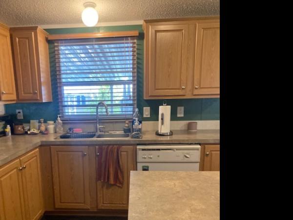 2004 Oakwood Mobile Home