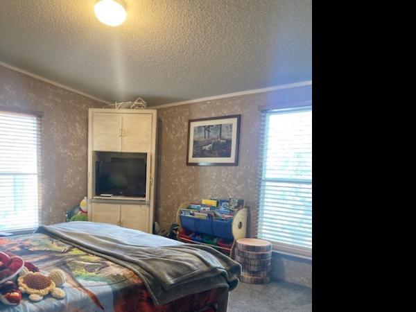 2004 Oakwood Mobile Home