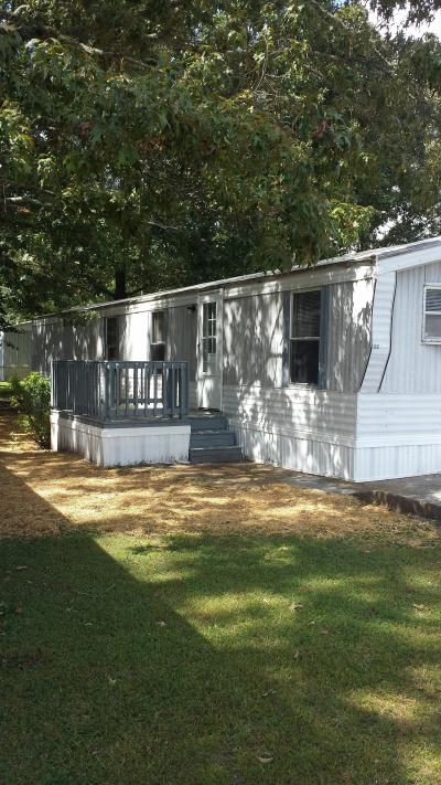 Mobile Home at 1246 S Jackson St Lot #5 Tullahoma, TN 37388