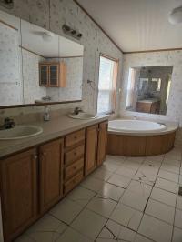 2005 Fleetwood Entertainer Manufactured Home