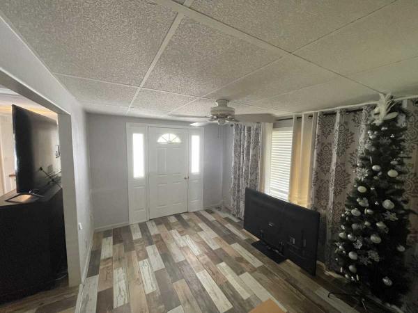 1980 2BD/2BA Mobile Home