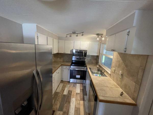 1980 2BD/2BA Mobile Home