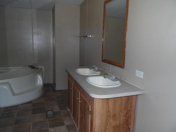 2005 Clayton Homes Inc Limited Mobile Home