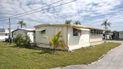 Mobile Home at Sun Seair 6372 126th Ave Lot 6 Largo, FL 33773