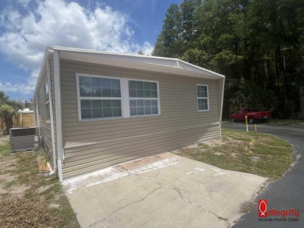 Photo 1 of 2 of home located at 799 E Klosterman Road, Lot 41 Tarpon Springs, FL 34689