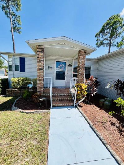 Photo 2 of 40 of home located at 10855 Moss Creek Ct. North Fort Myers, FL 33903