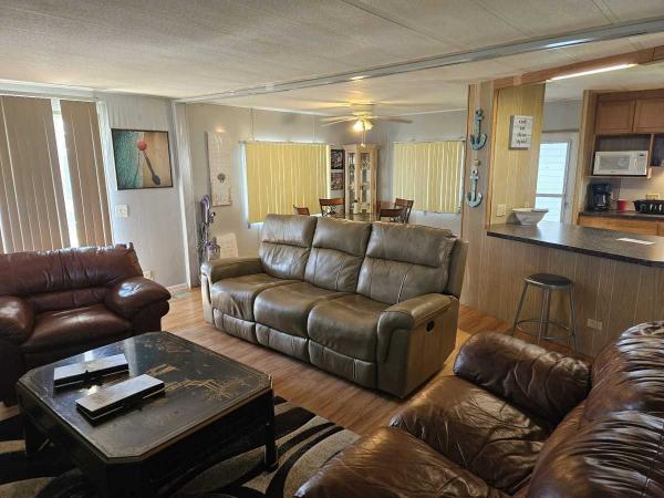 1974 2BR/1BA Mobile Home