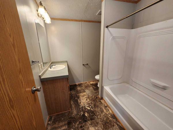 2005 Fallcreek Manufactured Home