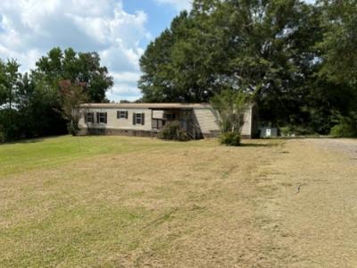 Mobile Home at 2329 Us Highway 31 N Deatsville, AL 36022