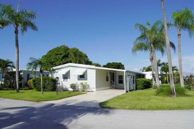 Photo 2 of 23 of home located at 305 NE Moonstone Drive Jensen Beach, FL 34957