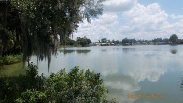 Photo 1 of 2 of home located at 701 Iroquois Trail Mulberry, FL 33860