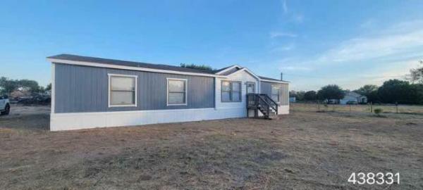 Photo 1 of 2 of home located at 13728 Greenwood Rd # 2 Atascosa, TX 78002