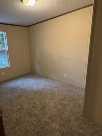 Photo 4 of 6 of home located at 72 Anna Dr Rineyville, KY 40162