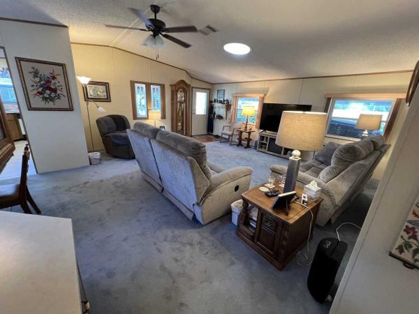 1990 Palm Harbor Manufactured Home