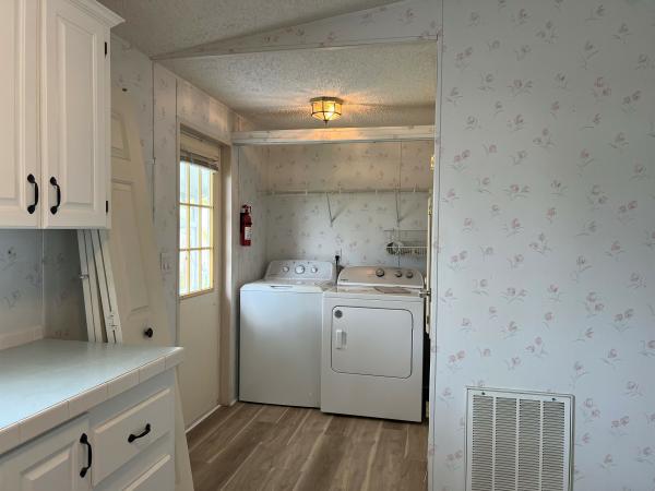 1994 BROO FLFLR33A/B15970BF Mobile Home