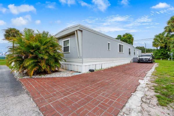 1971 PEAC HS Mobile Home