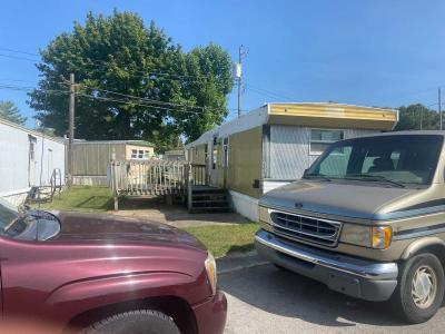 Mobile Home at 1335 Glenwood Aly Huntington, IN 46750