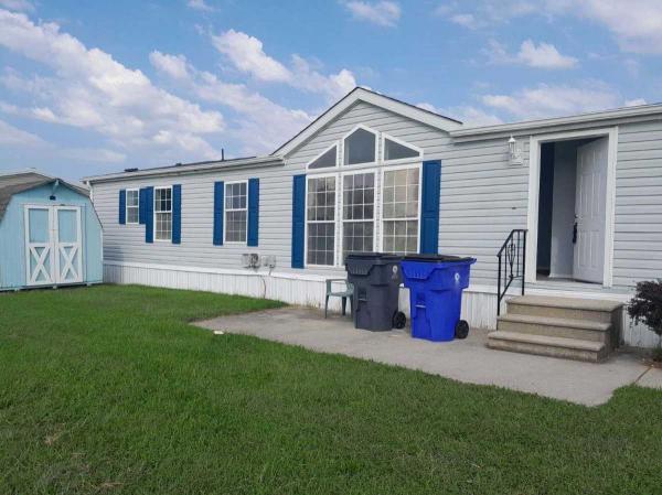 1998  Mobile Home For Sale