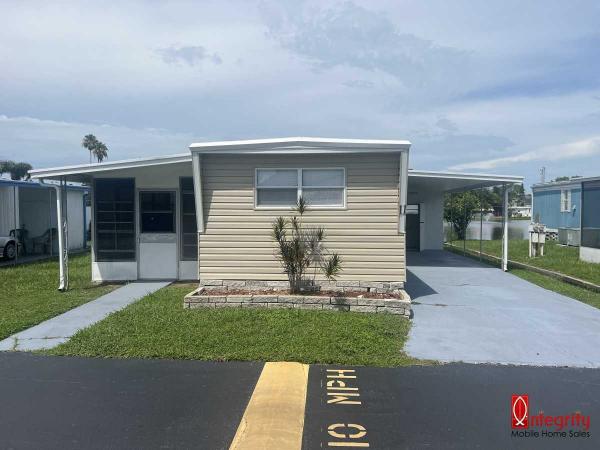 Photo 1 of 2 of home located at 799 E Klosterman Road, Lot 11 Tarpon Springs, FL 34689