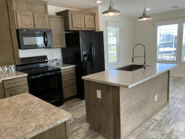 2019 Clayton - Richfield Kendall 48' Mobile Home