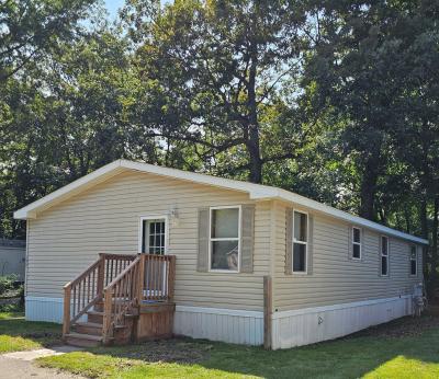 Mobile Home at 4261 Grange Hall Rd #157 Holly, MI 48442