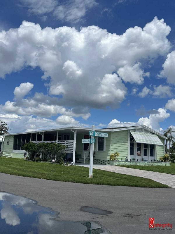 Photo 1 of 2 of home located at 5700 Bayshore Road, Lot 205 Palmetto, FL 34221