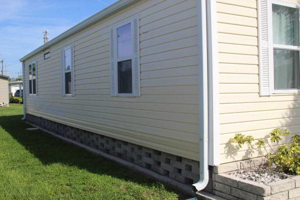 1985 Fleetwood Brookfield Mobile Home