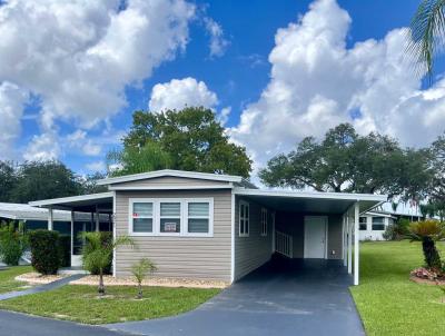 Photo 2 of 35 of home located at 2921 Vine Lane Sebring, FL 33870