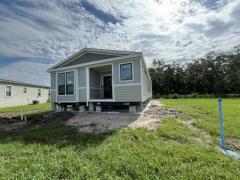 Photo 2 of 6 of home located at 3527 Vine Trail (Site 0109) Ellenton, FL 34222