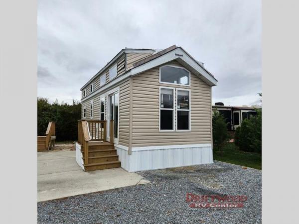 Photo 1 of 2 of home located at 4904 NE 123rd Lane Oxford, FL 34484