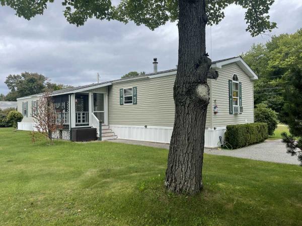 2004 Pinegrove Mobile Home For Sale