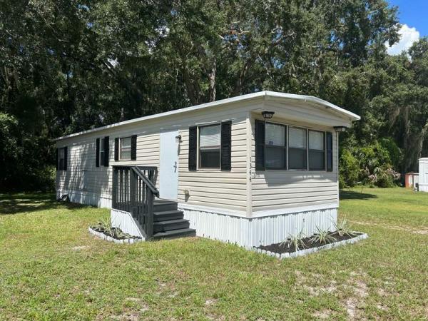 1972 Hillcrest Manufactured Home